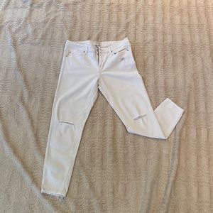 White distressed jeans